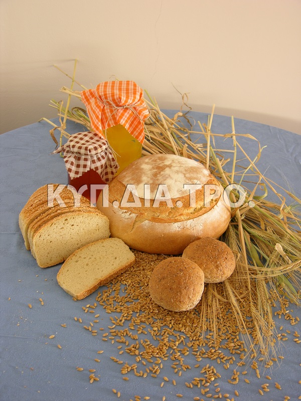 Παραδοσιακά αρτοπαρασκευάσματα από σιτάρι, γλυκό του κουταλιού και μαρμελάδα 24/4/09.φωτ:Άντρη Ιωσηφάκη